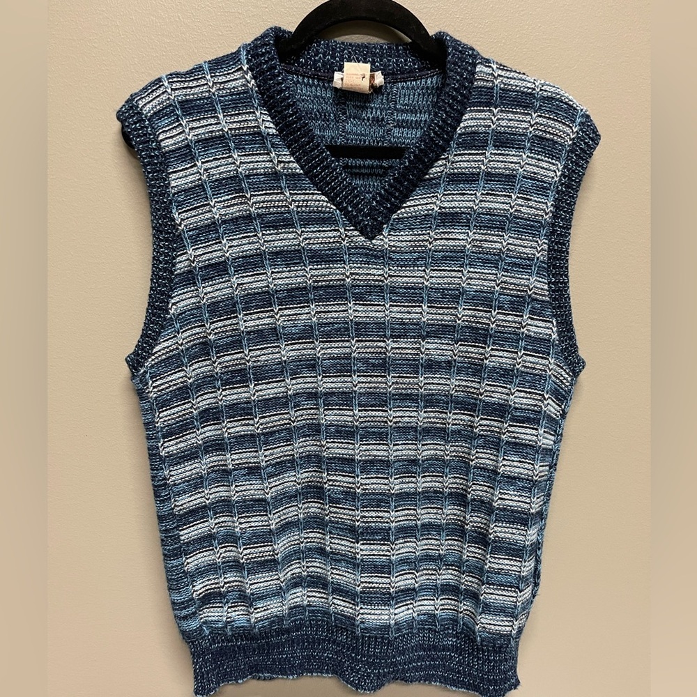 VTG Men's V-Neck Blue Striped Sweater Vest